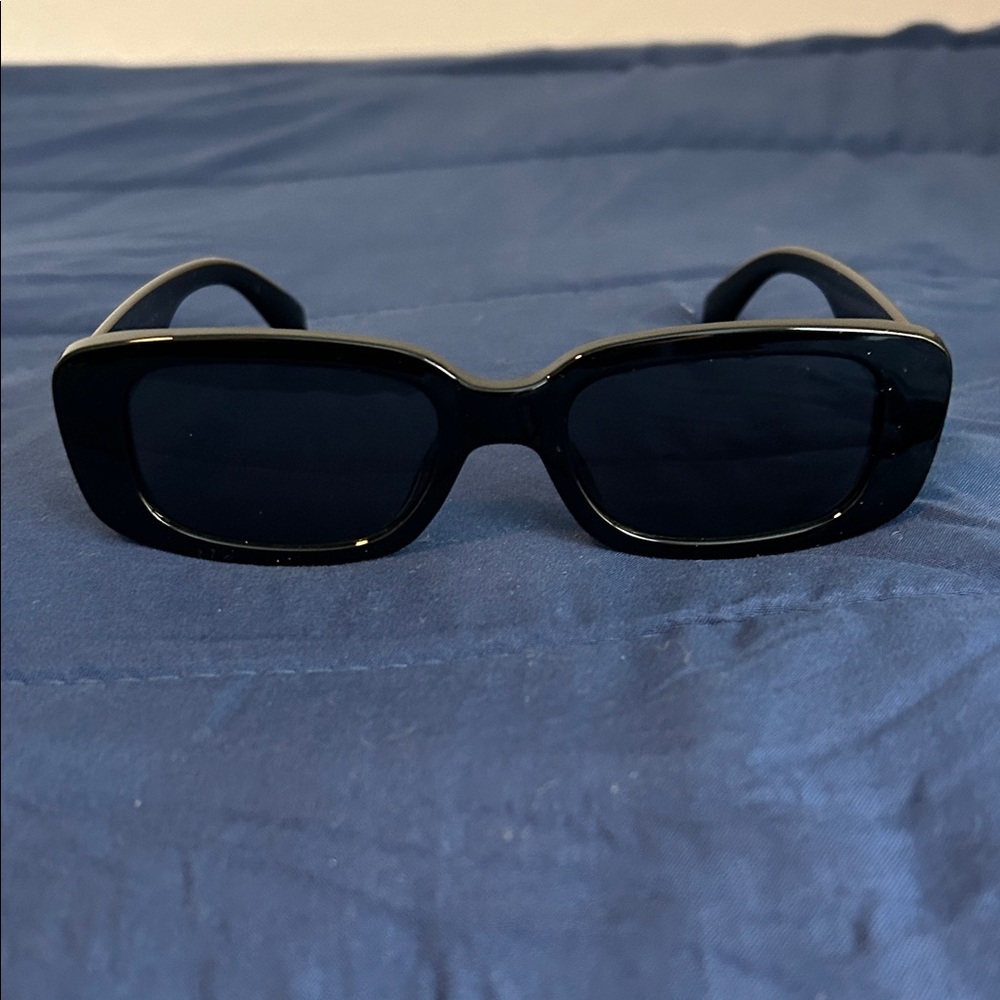 Classic Black Rectangular Women's Sunglasses
